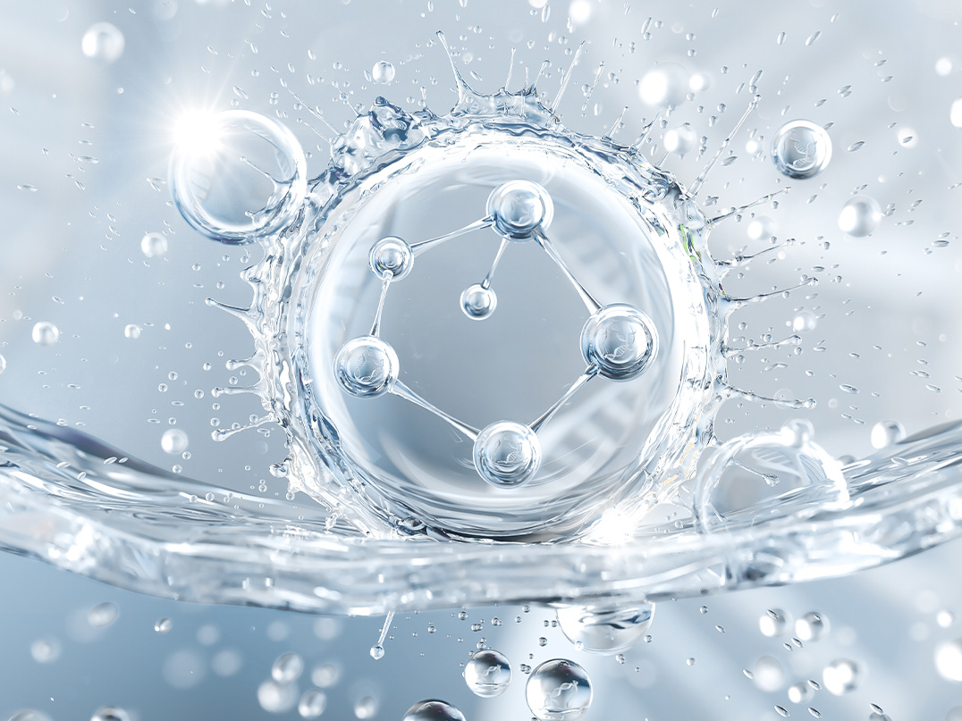 Water and molecule graphic representing the mask's hydrating essence